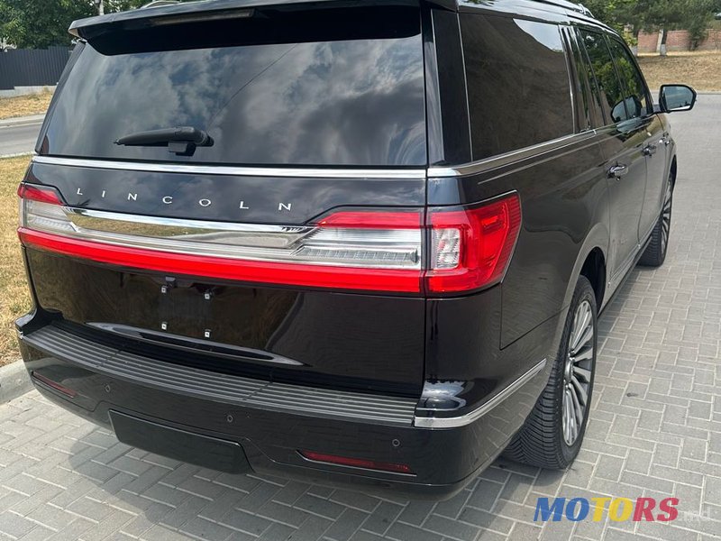 2019' Lincoln Navigator photo #5