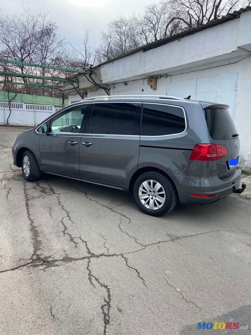 2013' Volkswagen Sharan photo #1