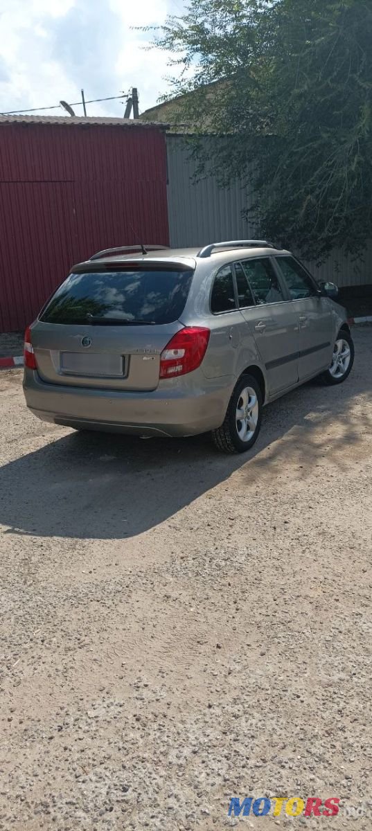 2012' Skoda Fabia photo #2