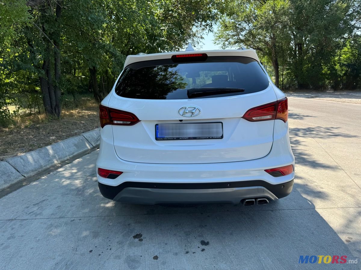 2017' Hyundai Santa Fe photo #6