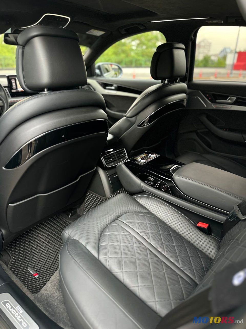 2016' Audi A8 photo #5