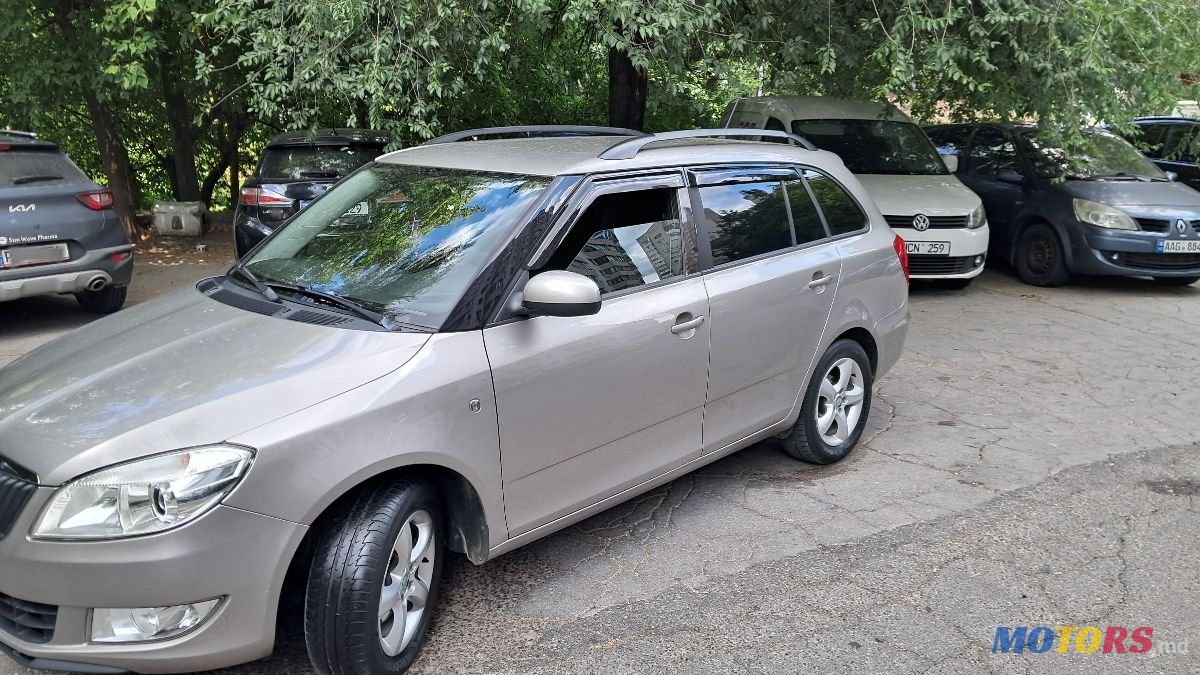 2012' Skoda Fabia photo #3