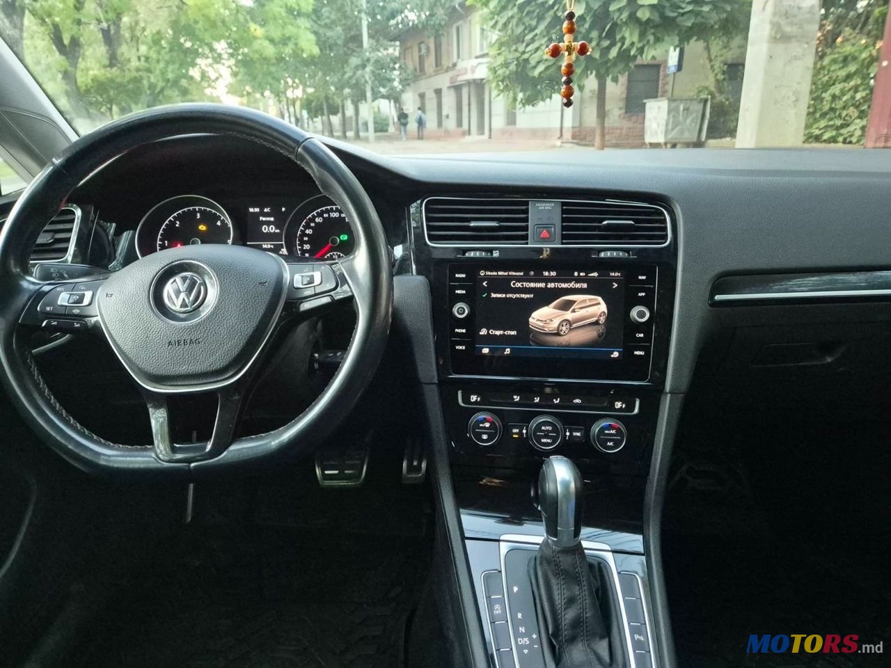 2020' Volkswagen Golf photo #3