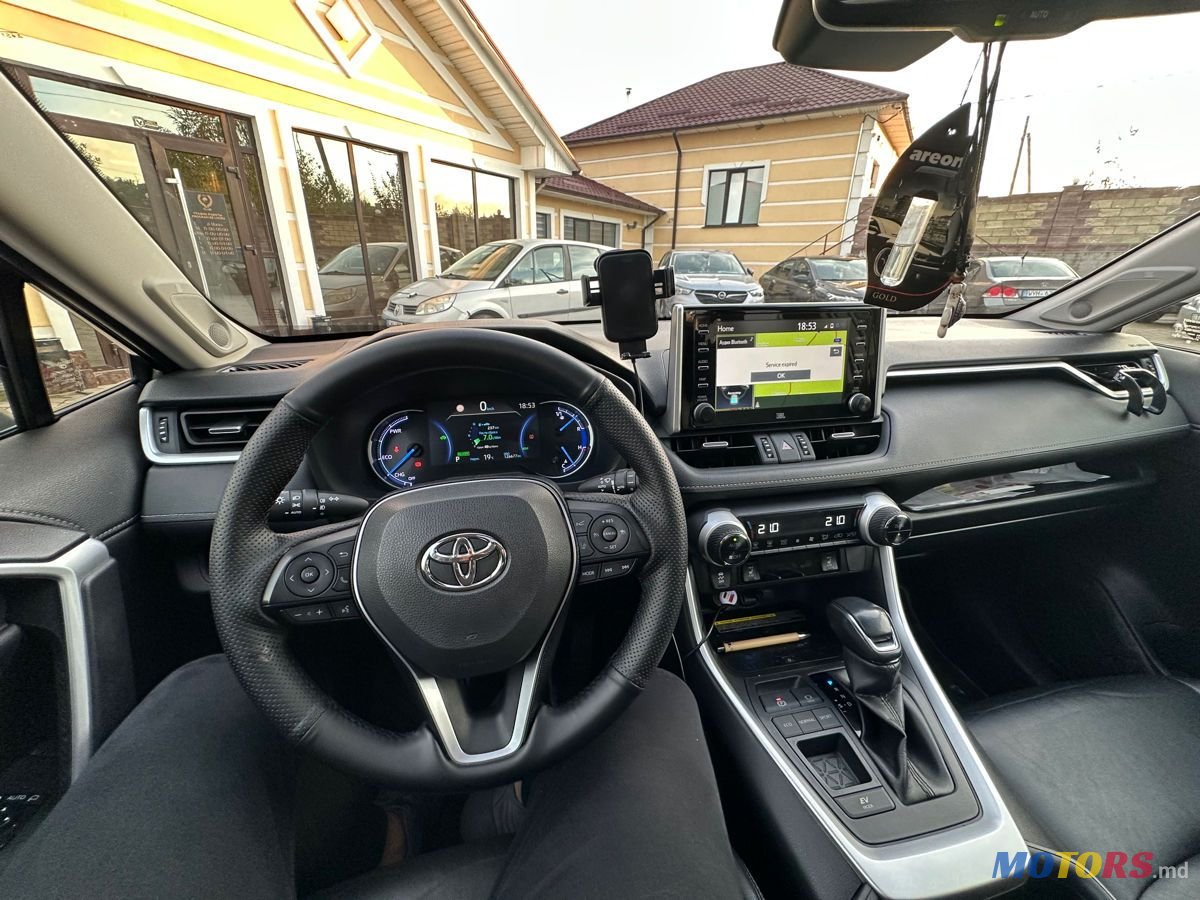2019' Toyota RAV4 photo #4