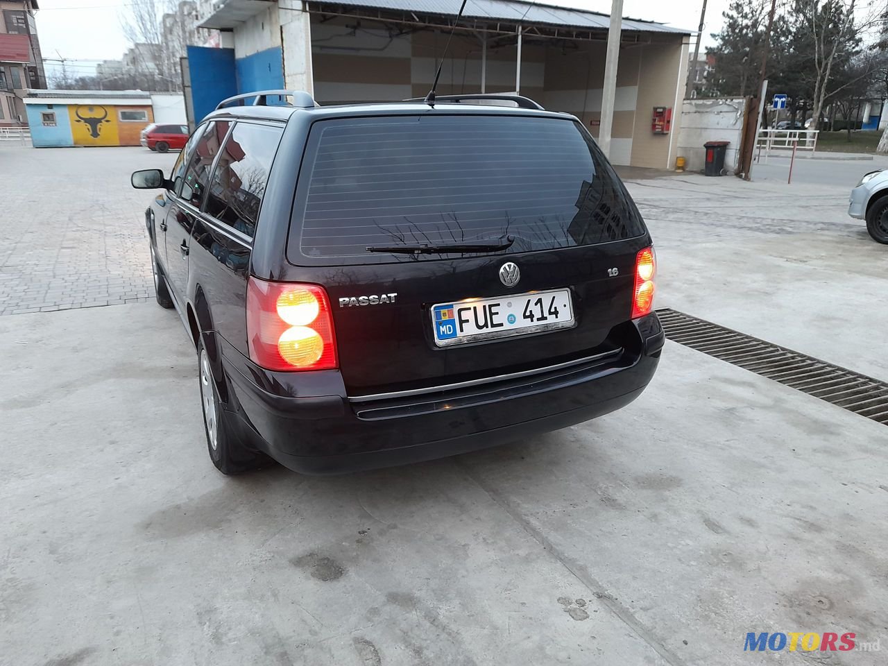 2002' Volkswagen Passat photo #5