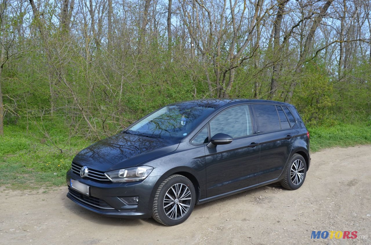 2016' Volkswagen Golf photo #1