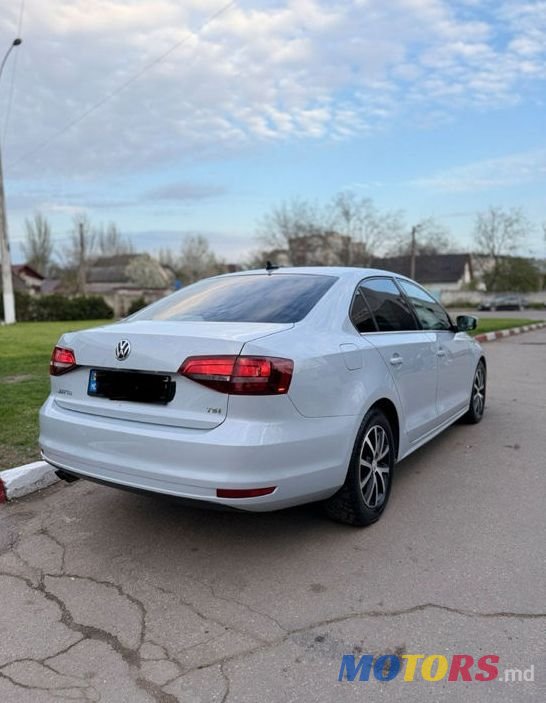 2017' Volkswagen Jetta photo #4