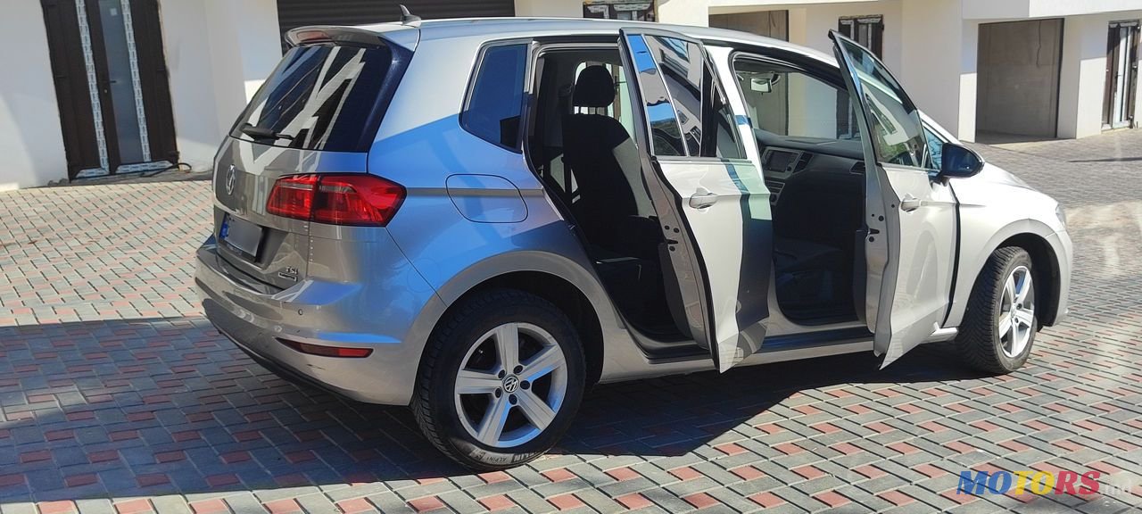 2015' Volkswagen Golf Plus photo #4