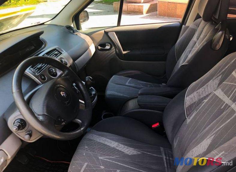 2007' Renault Grand Scenic photo #1