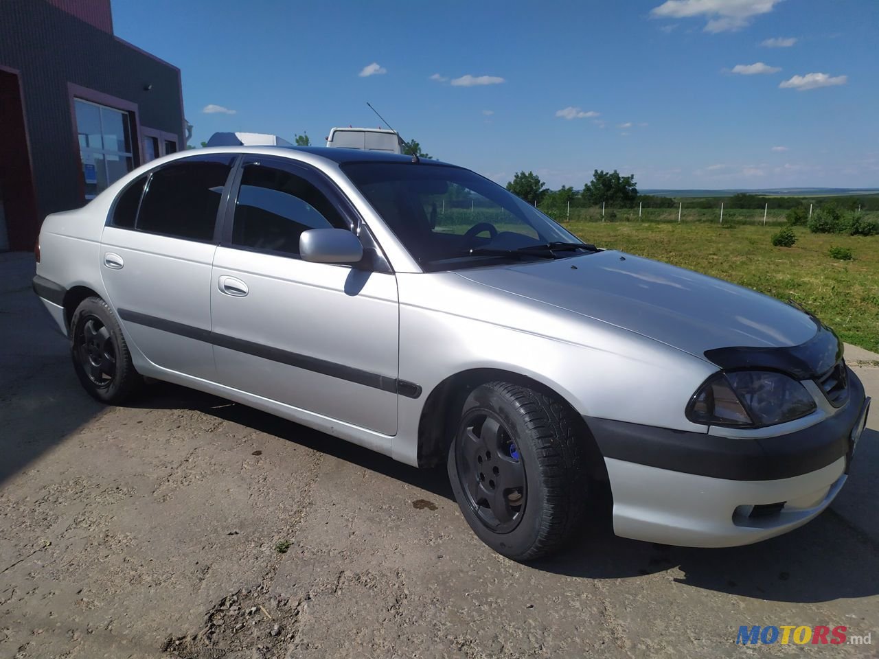 2001' Toyota Avensis photo #6