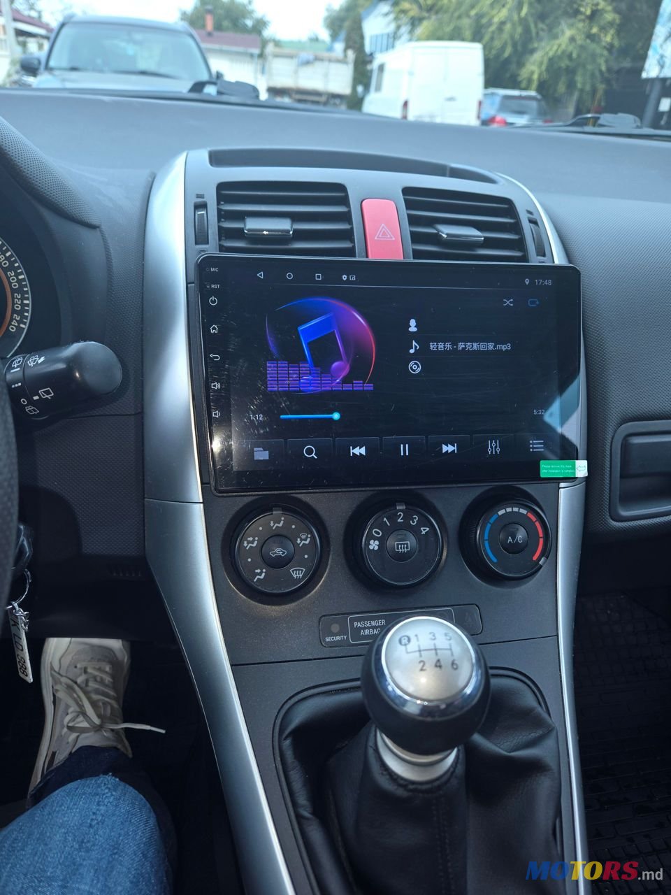 2011' Toyota Auris photo #6