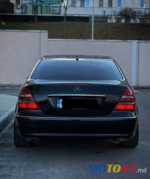 2004' Mercedes-Benz E photo #3