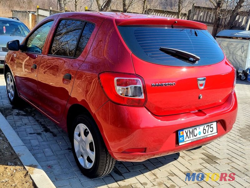 2013' Dacia Sandero photo #3