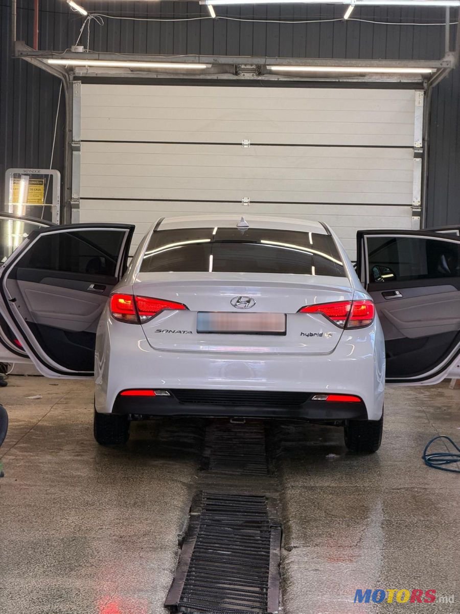 2016' Hyundai Sonata photo #2