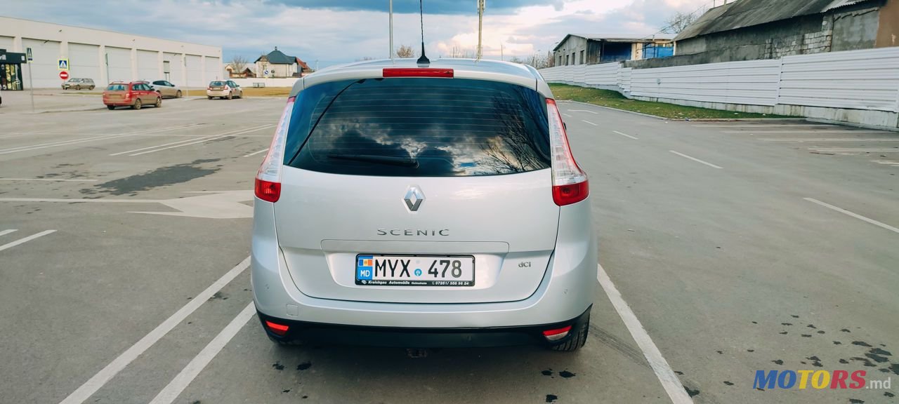 2013' Renault Grand Scenic photo #4