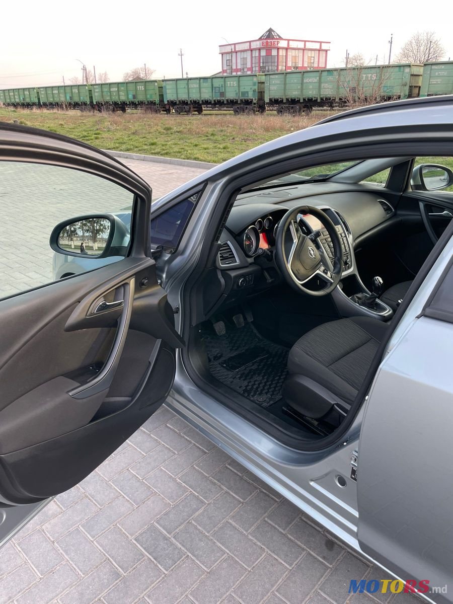 2015' Opel Astra photo #5