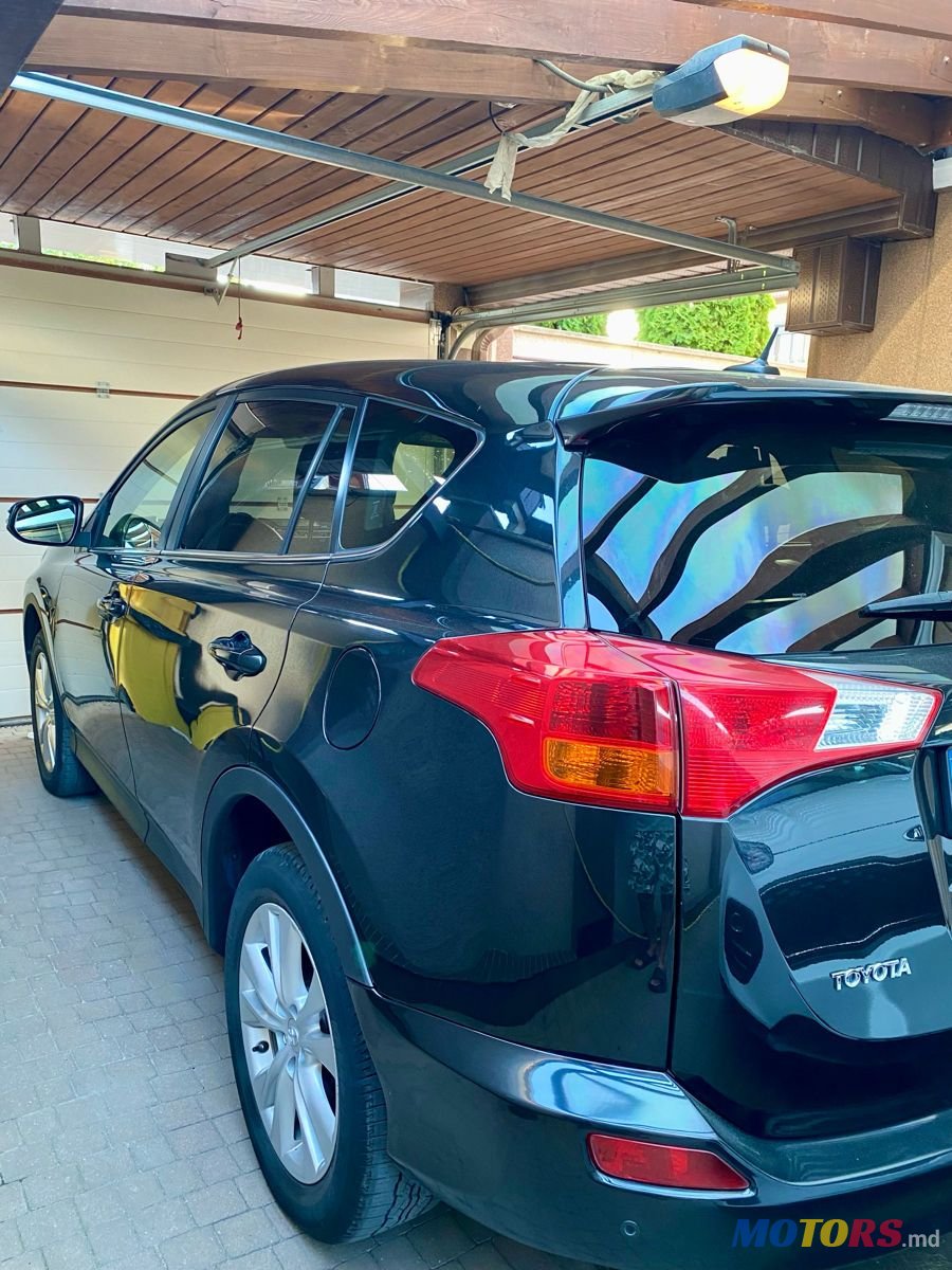 2015' Toyota RAV4 photo #4