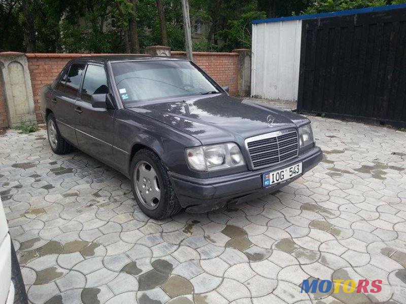 1995' Mercedes-Benz 200 photo #1