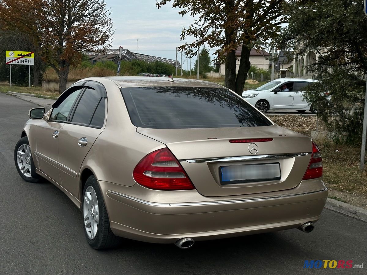 2010' Mercedes-Benz E Класс photo #4