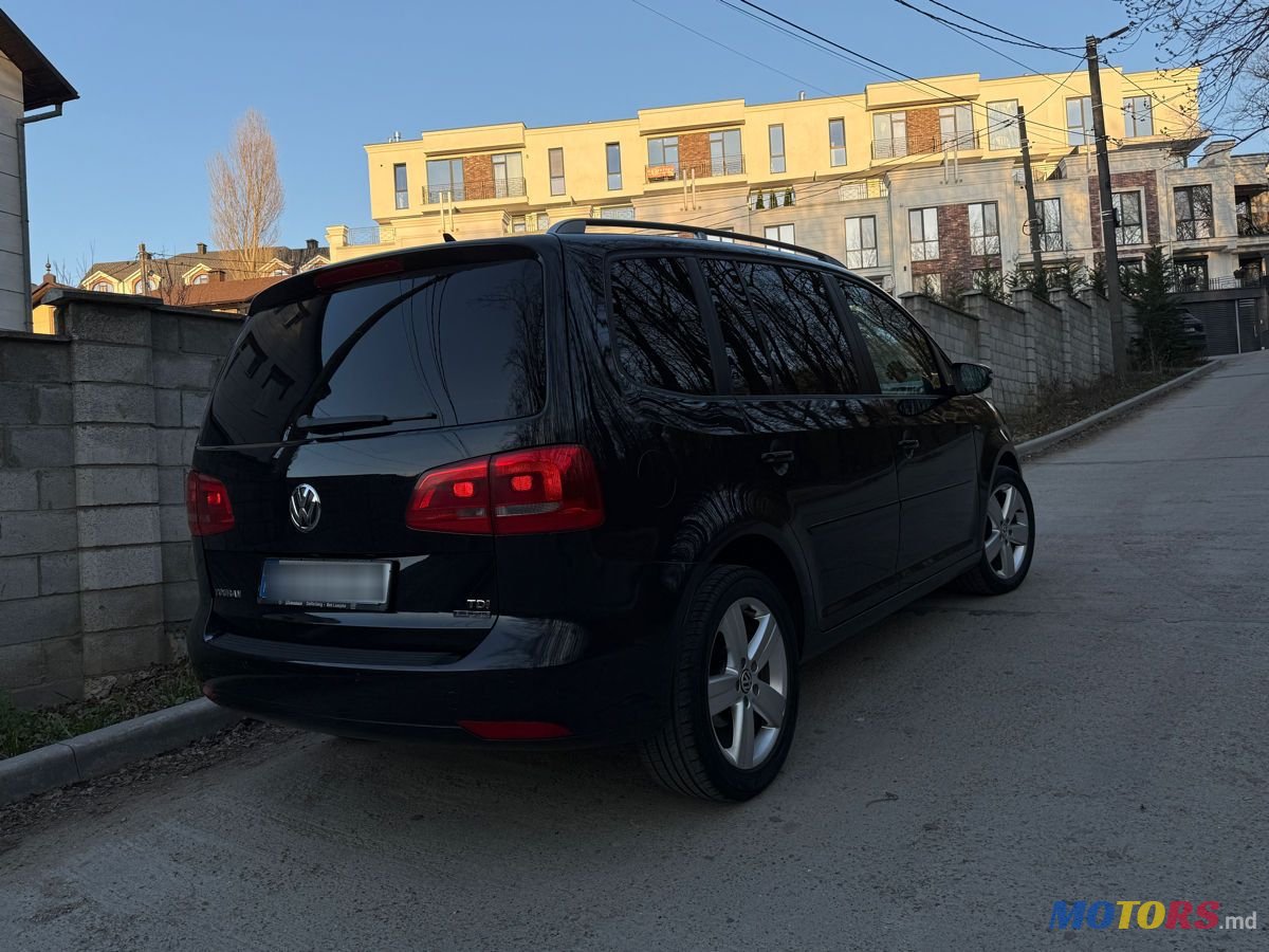 2014' Volkswagen Touran photo #5