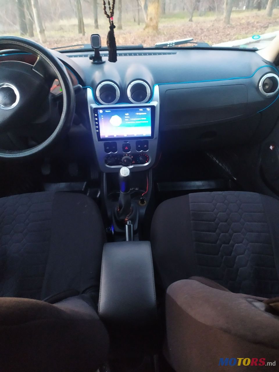 2011' Dacia Logan photo #6