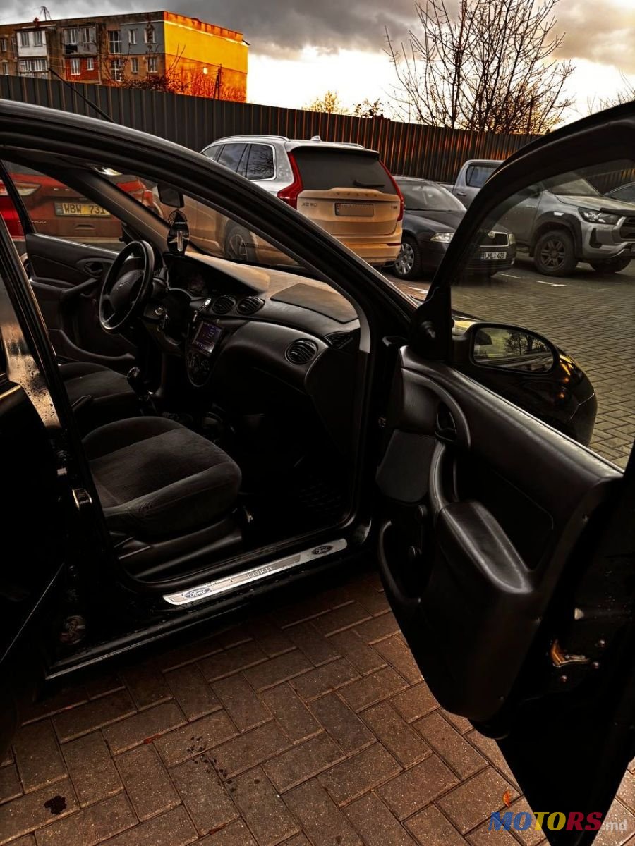 2000' Ford Focus photo #3