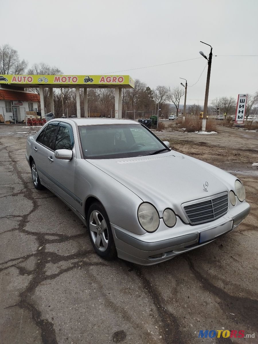 2001' Mercedes-Benz E-Class photo #2
