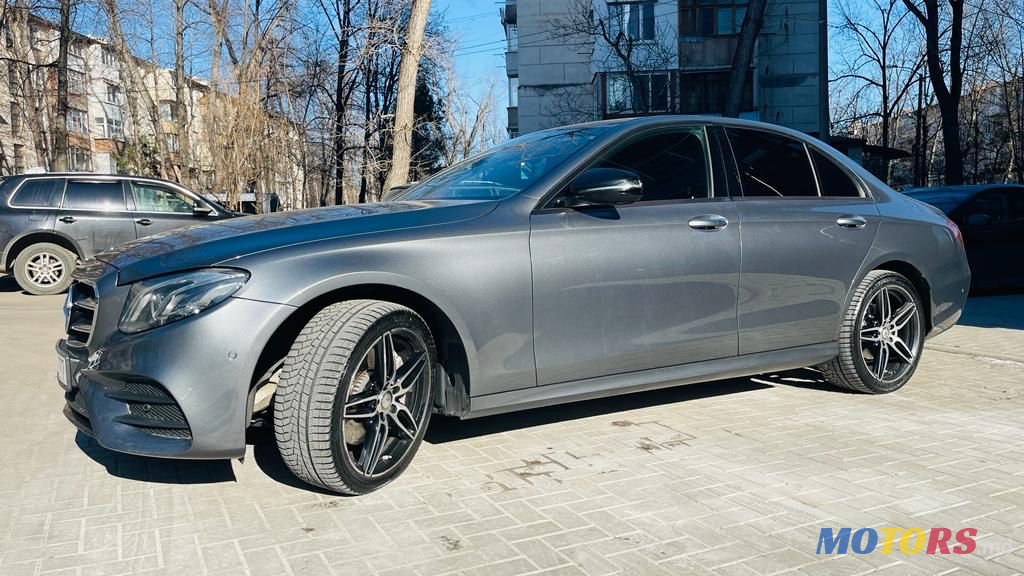 2017' Mercedes-Benz E Класс photo #1