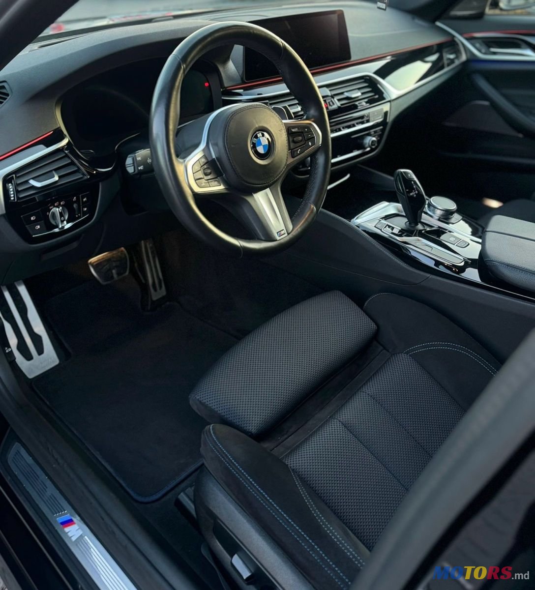 2019' BMW 5 Series photo #6