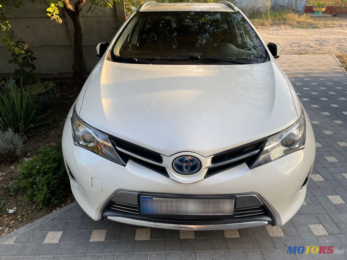 2014' Toyota Auris photo #2