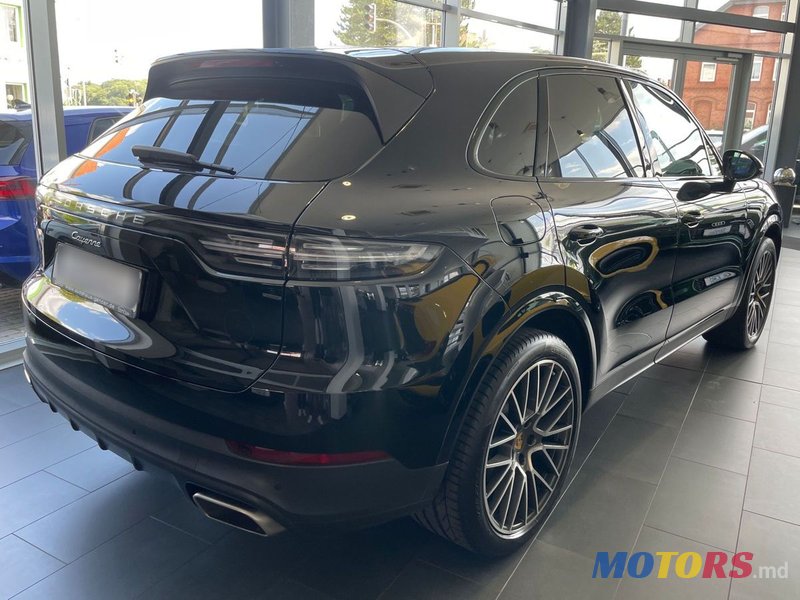 2019' Porsche Cayenne photo #5