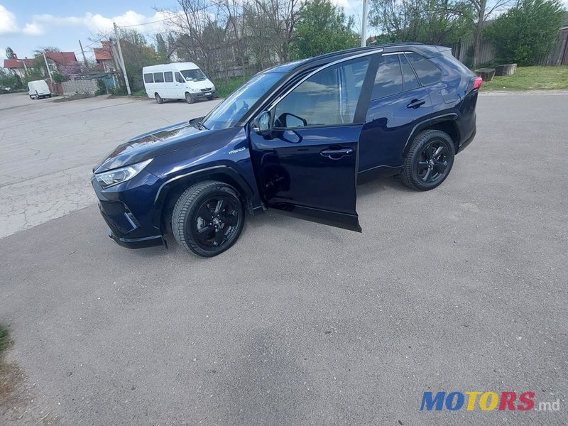 2019' Toyota RAV4 photo #1