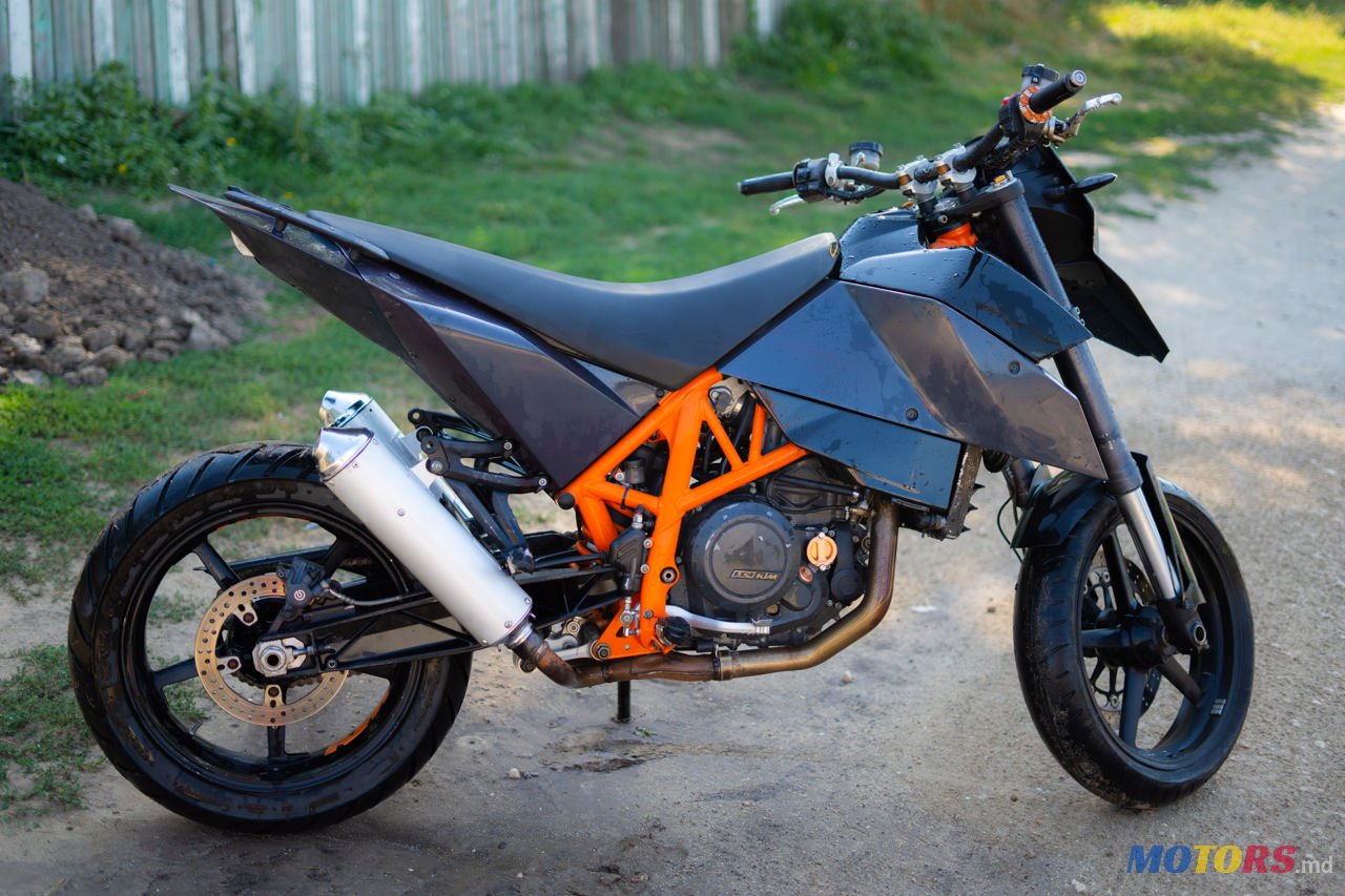 2008' KTM 690 SuperMoto R photo #1