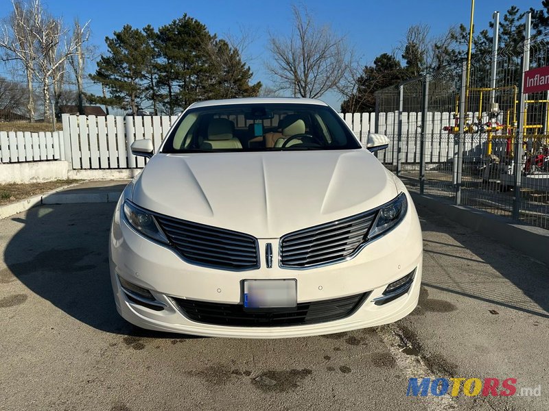 2013' Lincoln MKZ photo #2