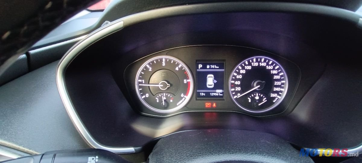 2019' Hyundai Santa Fe photo #6