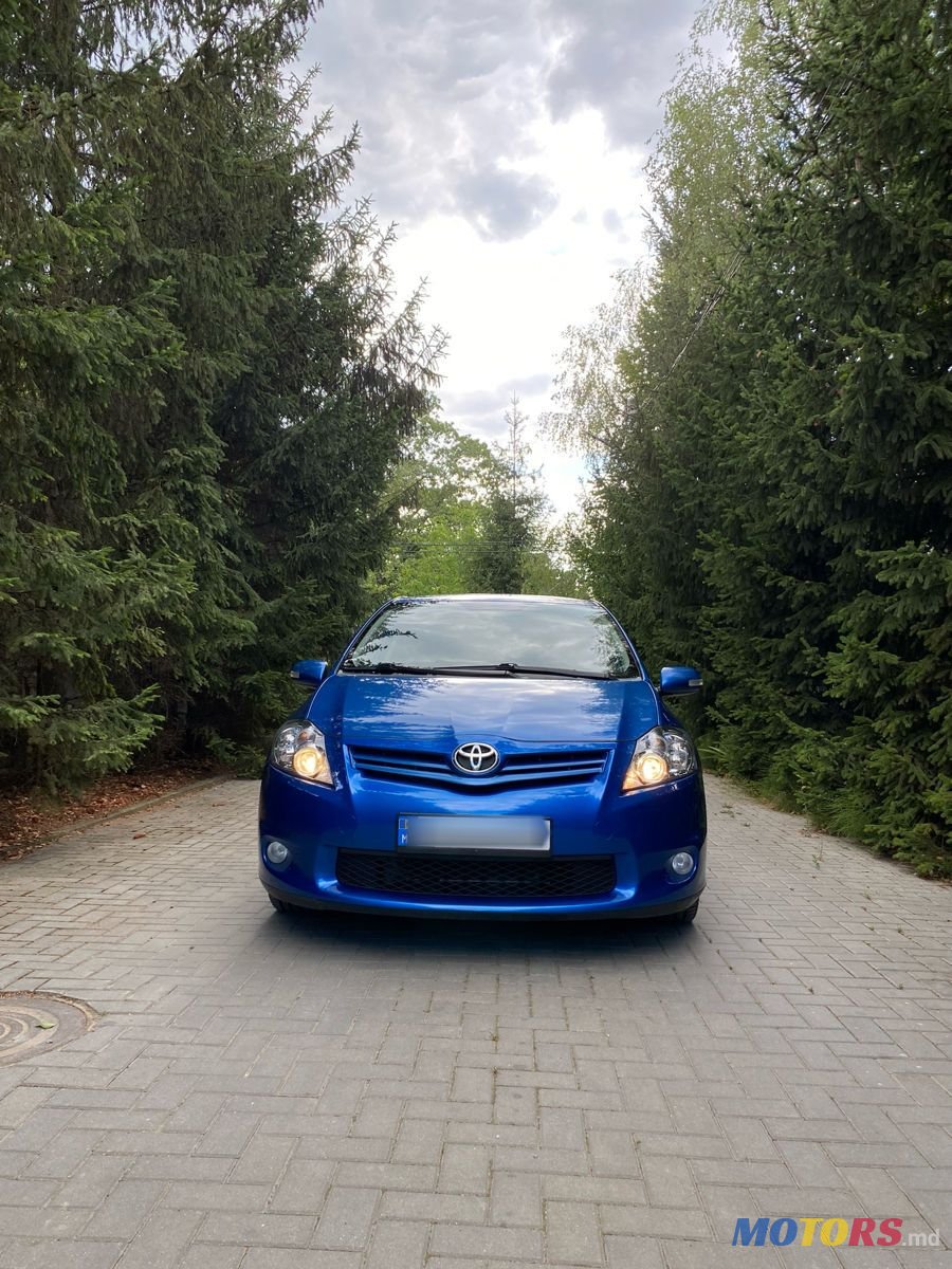 2010' Toyota Auris photo #3