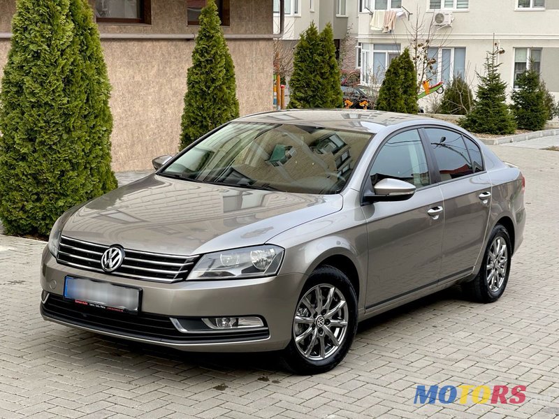 2013' Volkswagen Passat photo #1