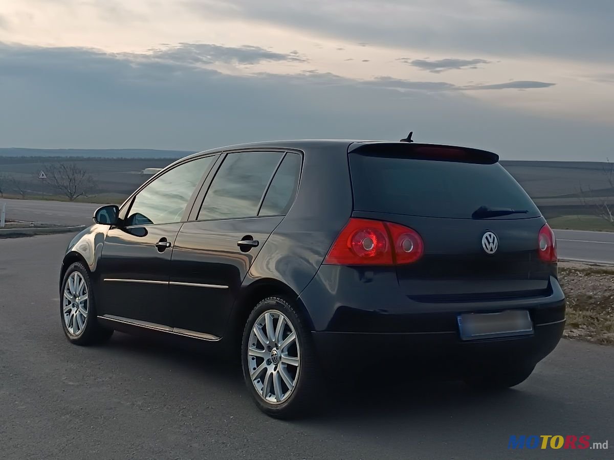 2005' Volkswagen Golf photo #4