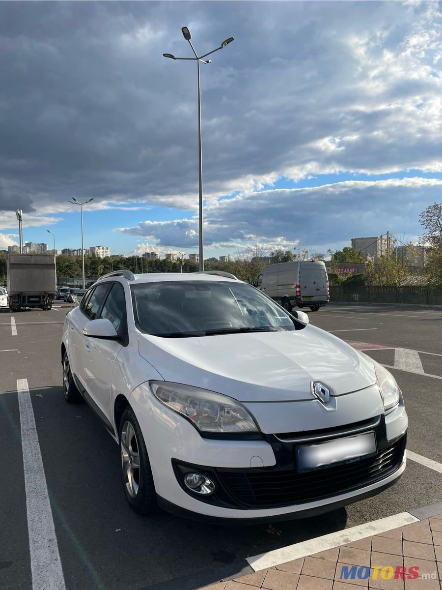 2013' Renault Megane photo #1