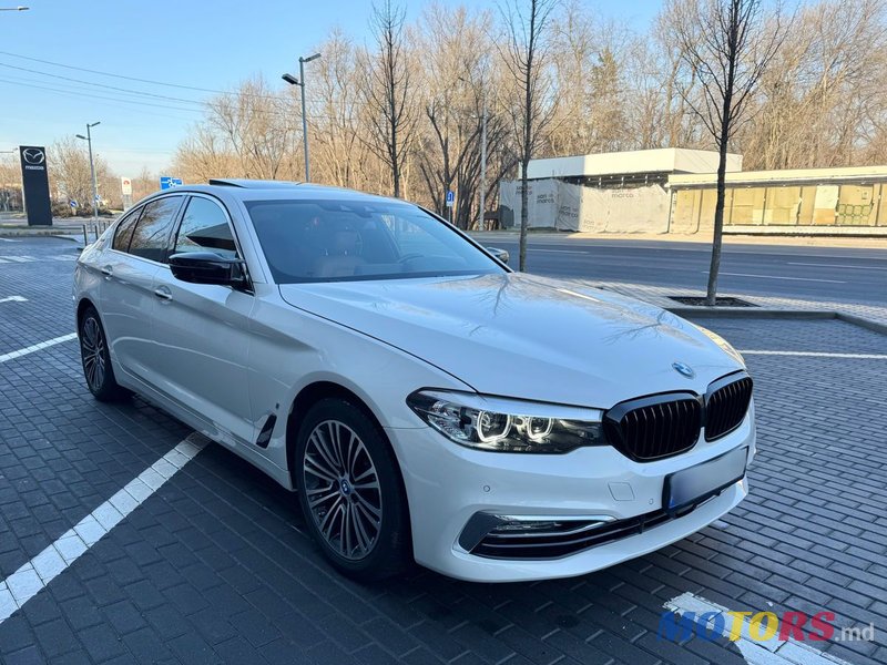 2017' BMW 5 Series photo #2