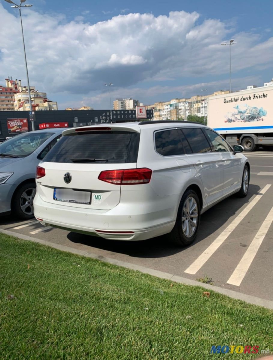 2017' Volkswagen Passat photo #3