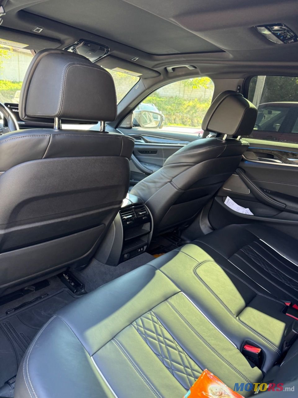 2022' BMW 5 Series photo #3