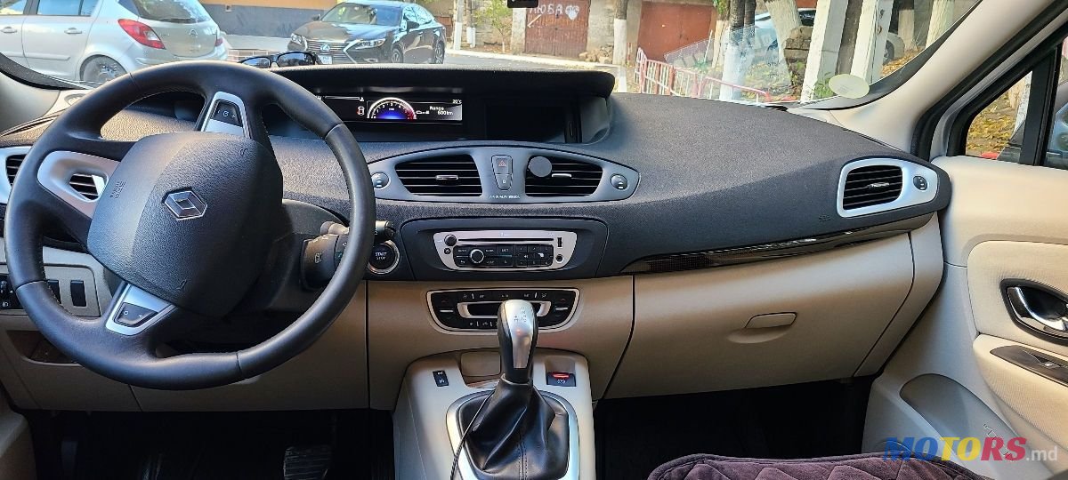 2013' Renault Scenic photo #4