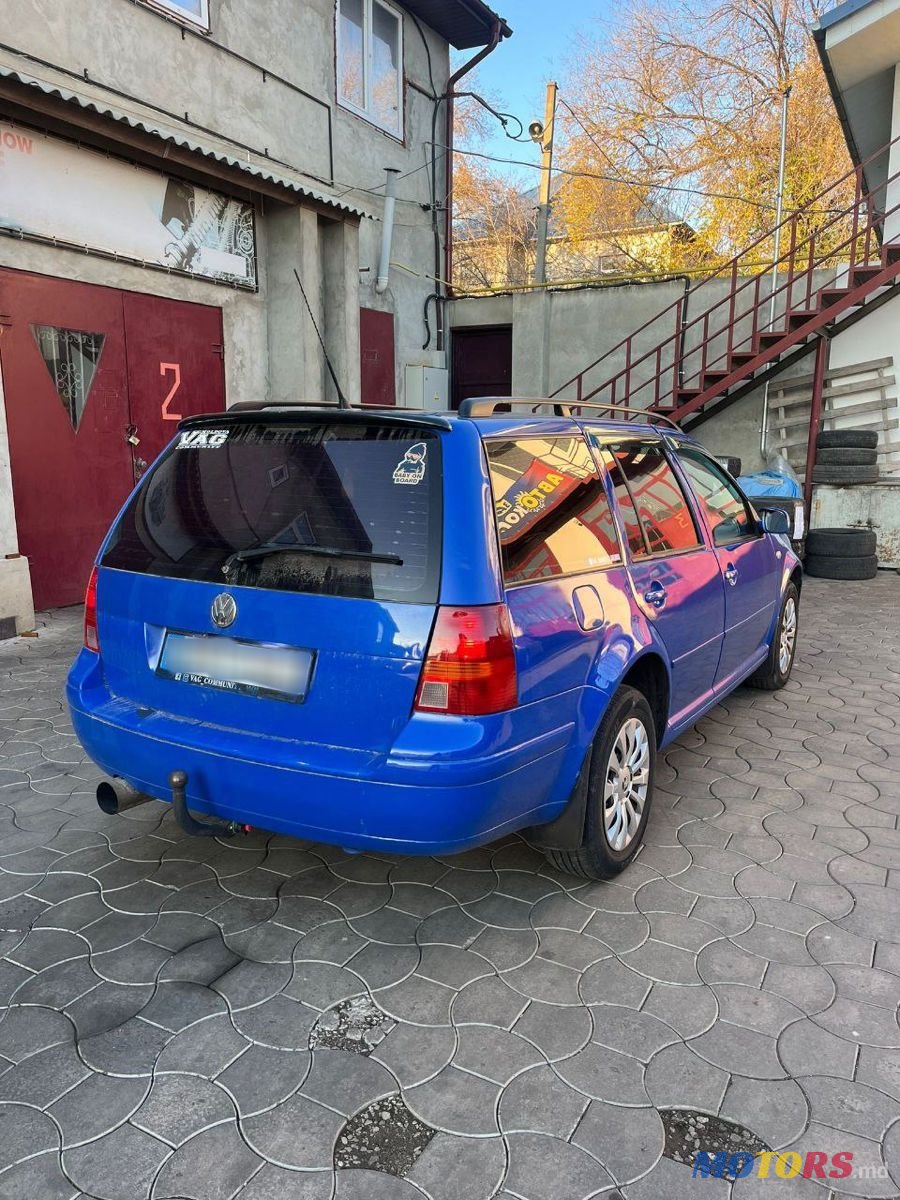 2002' Volkswagen Golf photo #6