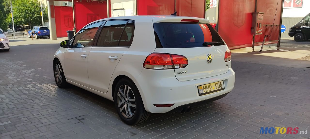 2010' Volkswagen Golf photo #3