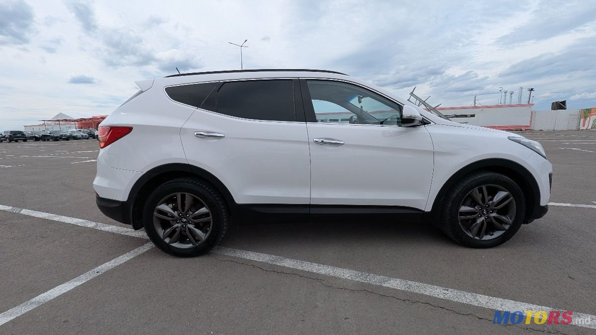 2014' Hyundai Santa Fe photo #5