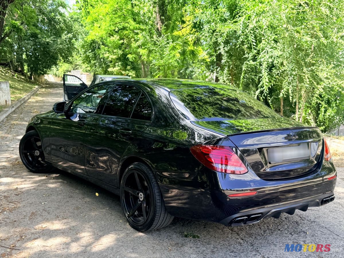 2018' Mercedes-Benz E-Class photo #4