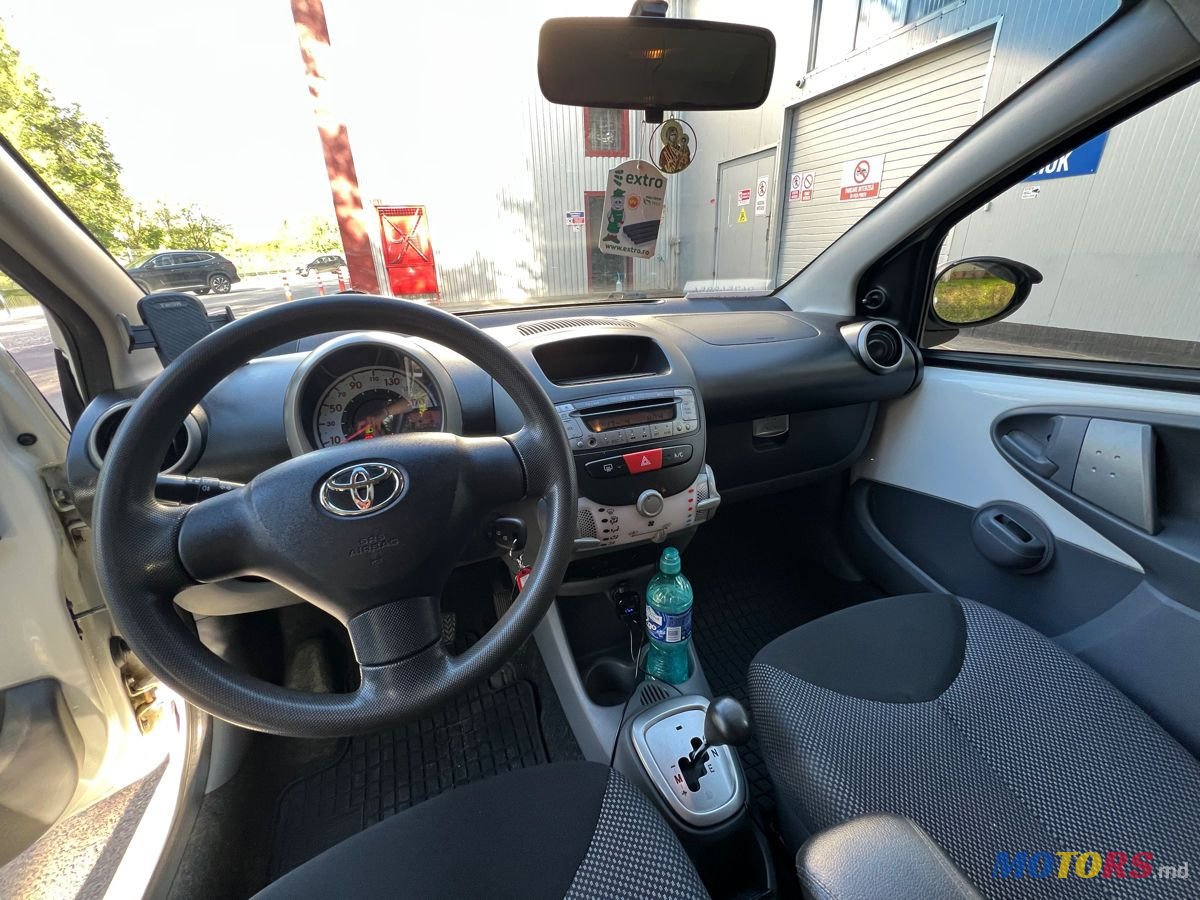 2009' Toyota Aygo photo #3