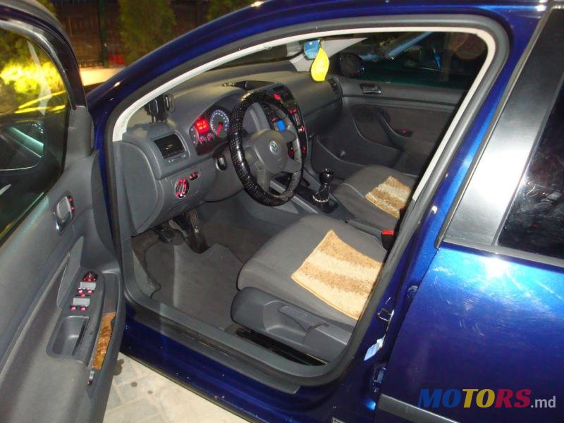 2005' Volkswagen Golf photo #2