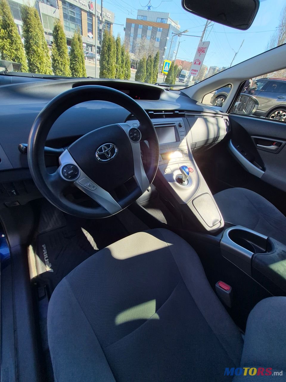 2013' Toyota Prius photo #6